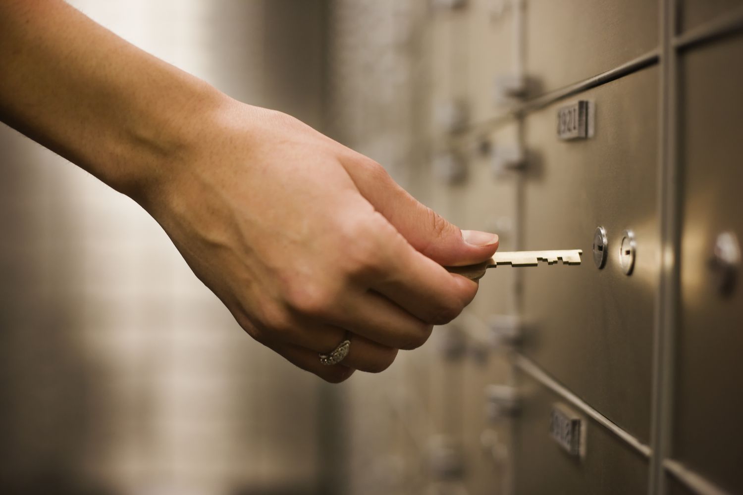 Why a Safe Deposit Box in a Secure Facility Is Smarter Than Keeping Valuables at Home