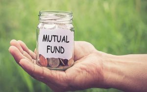 ICICI Mutual Fund vs Axis Mutual Fund – Which is Better for SIP