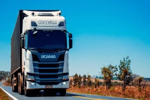 Short Vs. Long-distance Goods Transportation Selecting The Right Truck For Efficiency